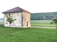 The Gîte de la Vallée de l'Aujon Hotels near Parc national de forêts