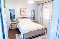 Dixie's Cottage: A Rustic Escape with Dixie the Horse Just Outside Hôtels à proximité de : Chickasaw Trace Park