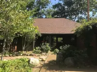 "The Clouds River Villa " - Water front  paradise  7 miles from Sequoias Gate Hotels near Slick Rock Recreation Area