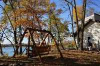 Peaceful 3-Bedroom 1 1/2 Bath Cabin on a Serene, Secluded Lake