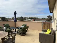 Relax by the sea! Two bedroom retreat near Moonlight State Beach and Shopping. Hotel a Encinitas