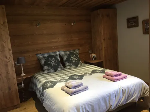 Seasonal Rental Self-Contained Apartment in Chalet with View of the Lake and Gerardmer
