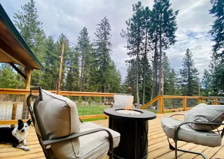 Life in the Woods - Minutes to town! Mt. Emily Retreat at the MERA Trailhead! Отели в г. Union County