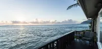 Oceanfront Romantic Couple's Getaway with Private Beach w/ Full Living Amenities Hotels in Hauula