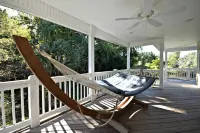 4 Bedroom, 4 Bath Raised Beach House 3 Blocks From the Beach! Golf Cart Included Hotels in Pawleys Island