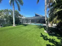 Waterfront Home on the Harbor with a Pool, Boat Dock & Pet Friendly! Hotel a Port Salerno