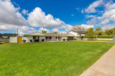 Beautiful Furnished Arcadia Home with Camelback View Off Exeter Hotel in zona Camelback Mountain