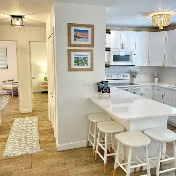 Downtown Stuart Coastal Cottage