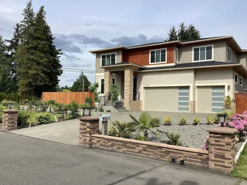 Newer comfy Renton house with gym and theater Hotels in East Hill-Meridian