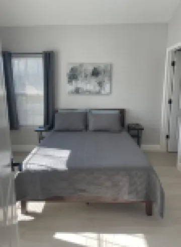 Warm and welcoming single family home minutes from Downtown San Antonio Hotels near Southcross Park