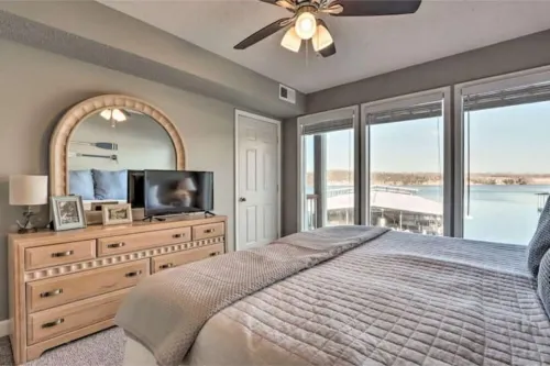 Lake Front Getaway - Lake of the Ozarks