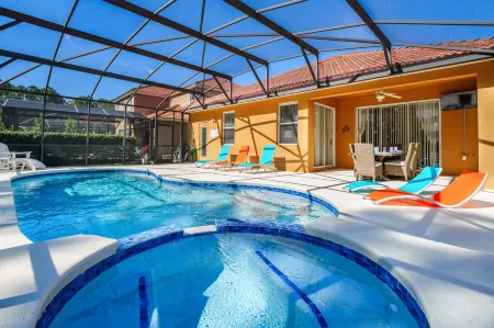 The New Woodlands Villa @ Watersong - A 4 bed 3 bath South Facing Pool Home