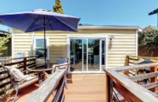 NEW Surfrider Bungalow - walk to downtown and the beach!