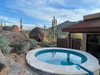 10 Minute Walk to Downtown Cave Creek Restaurants, Night Life and Shops