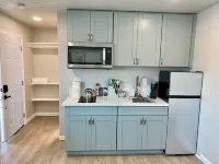 New Remodeled Upstairs Apartment Central El Cajon with AC