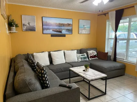 The Five Letter Home Отели рядом со станцией Trinity Rail Express - CentrePort/DFW Airport Station