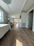 ✨Steps to the Beach ✨ Pet friendly cottage with a great view of the water!