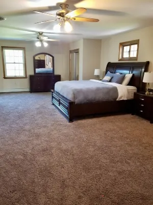 Large Secluded Home w/ Private Pool, Hot-tub, Gym, Game room, and Bar Area.
