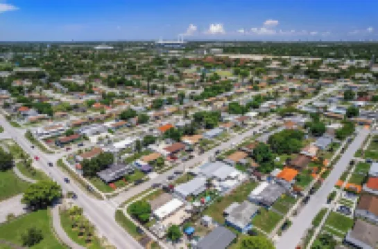 Charming 1-bedroom apartment with AC, WiFi in nice Miami Gardens 마이애미가든 호텔