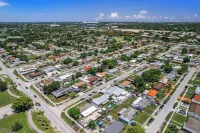 Charming 1-bedroom apartment with AC, WiFi in nice Miami Gardens