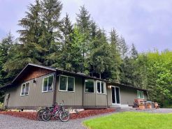 Private, spacious home surrounded by trees, Kitsap & Olympic Peninsulas getaway