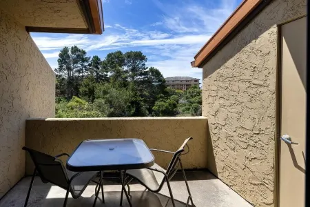 Superb 1-Bedroom Beach Condo at Seascape Beach Resort in Aptos, CA