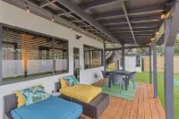 Luxury 4/3 home by Downtown, the bay and the Keys