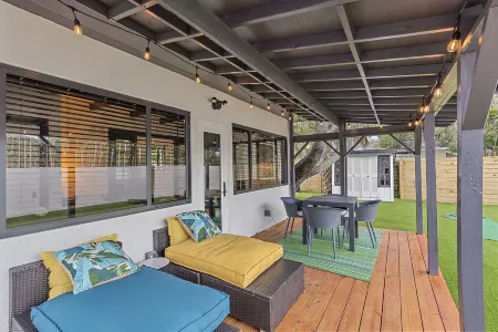 Luxury 4/3 home by Downtown, the bay and the Keys Отели в г. Саразота