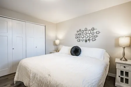 Cozy Retreat: 2Br. Hot Tub. Sea Breeze - 106 Отели рядом с достопримечательностью «Парк штата Берч Бэй»