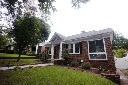 Cola's Hideaway Pool House Retreat & Outdoor Oasis