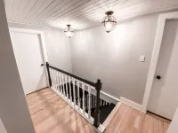 Modern 4 bed Lake House Steps from Browns Lake w. Arcade Room + Private Beach Hotels in Browns Lake