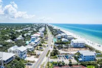 Super Easy Beach Access!! Private Pool! Dog Friendly with Fenced Yard!