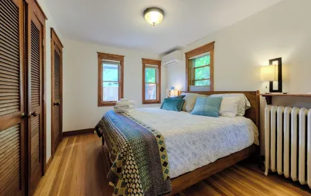 Downtown Marvel in unbeatable location! Отели рядом с достопримечательностью «Gateway Park Fun Center»