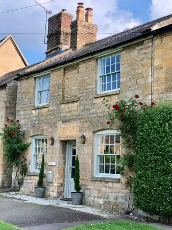 Luxurious & Spacious Cotswold Cottage. Garden,Pubs,Duck Pond. 5 Bed,3 Bath. Отели рядом с достопримечательностью «Парк Броудвей Тауэр & Кантри»