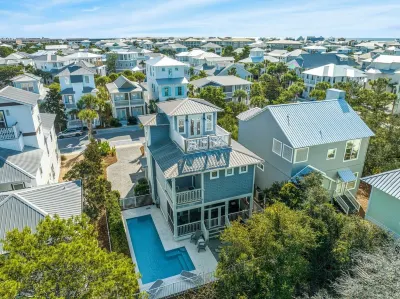 NEW 5br30A-Private Heated Pool-Walk to Beach-Bikes Hotels near The Hidden Lantern Bookstore
