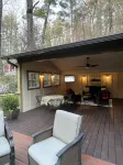 Creek side cottage with fire pit.  Walk to Cashiers. Dog friendly.