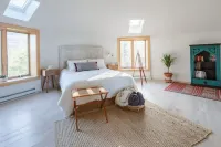 Cozy Silo with Sunset Mountain Views