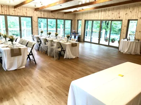 8 Bdrm🏆29ppl Hotub,Pool,Pond, 9miles Chatt