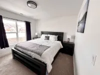 Modern and new  3-bedroom townhome with AC and WiFi in Mountain Green