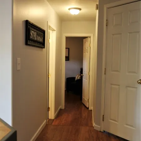 Cozy Updated Townhouse with Private Deck and Mountain Views