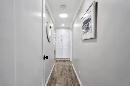 8 on Onyx ! Отели рядом с достопримечательностью «Ньюпорт-Бич»