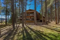 Beautiful, Huge Home on Golf Course and close to Ski Resort. Recently Renovated!