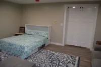 Apple View- Quiet, handicap accessible country home with a hot tub!