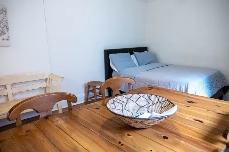 Cozy apartment in beautiful midtown Hoboken! Отели рядом с достопримечательностью «Технологический институт Стивенс»