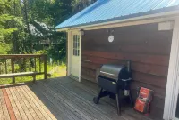Waterfront Cabin~Private Beach with Dock~Kayaks~Lakeside Deck~Great Fishing!!