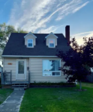 Cozy 3-bedroom vacation home just steps to Lake Huron