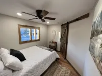 Close to Town - with Deck & Fire Pit - Pet Friendly