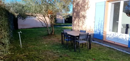 Quiet house near Aix-en-Provence Отели рядом с достопримечательностью «Le Village des Automates»