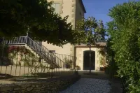 Gite ground floor house 200 m from the village, swimming pool