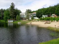 Resort Mountain Home with  Private Hot tub Walk to Pools, Pond WIFI